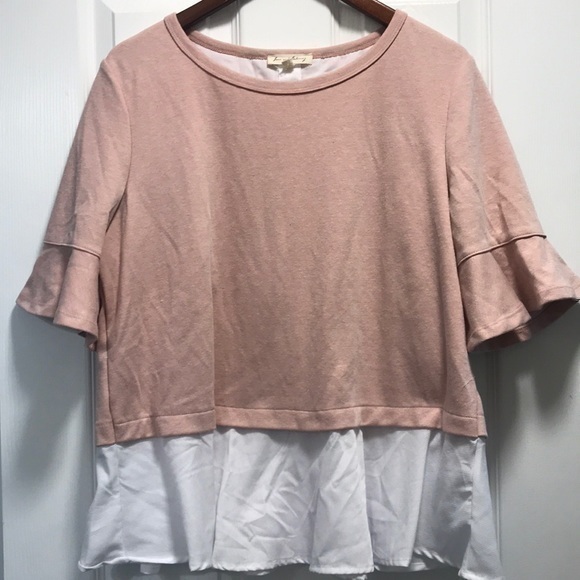 june&Delaney Tops - June & Delaney Ruffle button back pullover top❗️